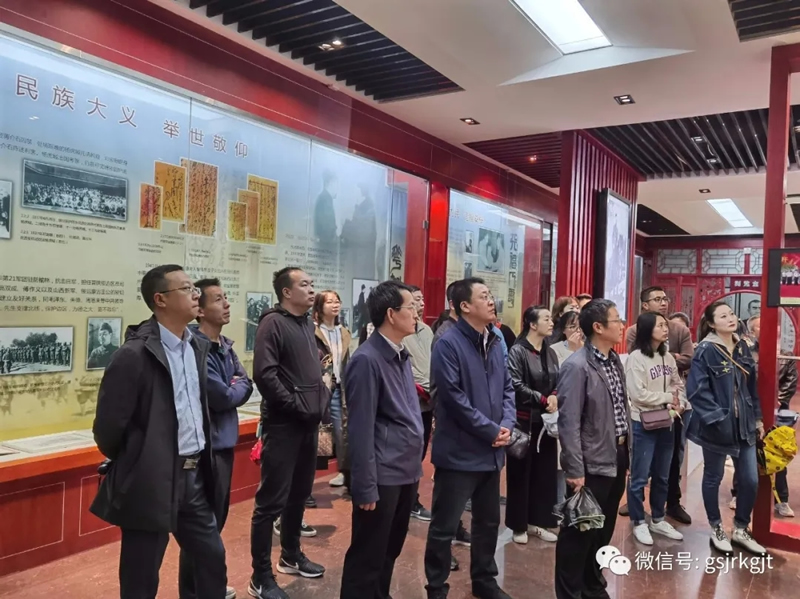 天水市政府金融办、甘肃金控天水担保公司、天水卓雅服饰公司党支部联合举行主题党日活动